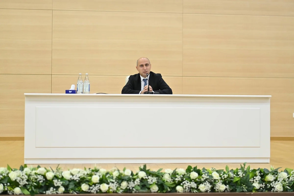 Emin Əmrullayev SABAH proqramının tələbələri ilə görüşüb - FOTOLAR