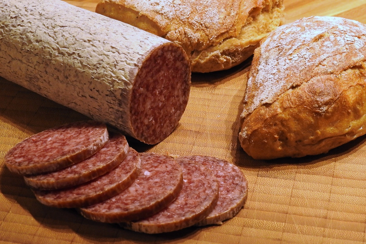 Kolbasalar xərçəngin bu növünü yarada bilər