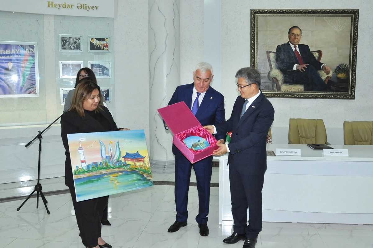 Koreya səfiri Pirallahıda olub, ağacəkmə aksiyası keçirilib — FOTOLAR