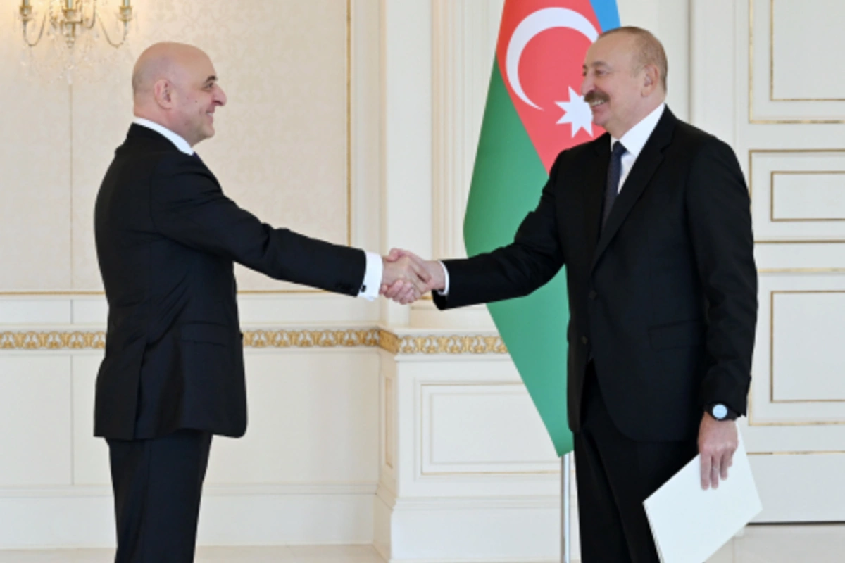 İlham Əliyev Gürcüstanın yeni təyin olunmuş səfirini qəbul edib — FOTOLAR
