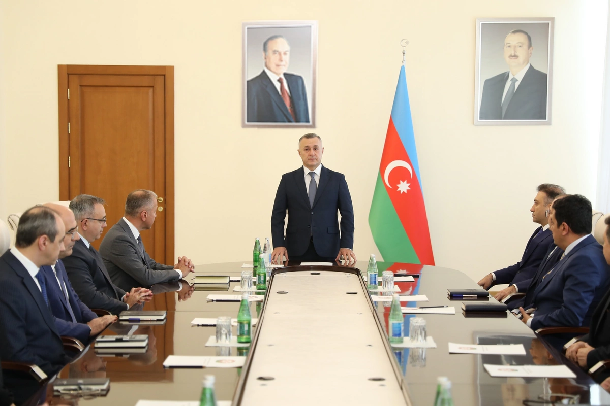 Anar Bayramov Səhiyyə Nazirliyinin kollektivinə təqdim olunub - FOTOLAR