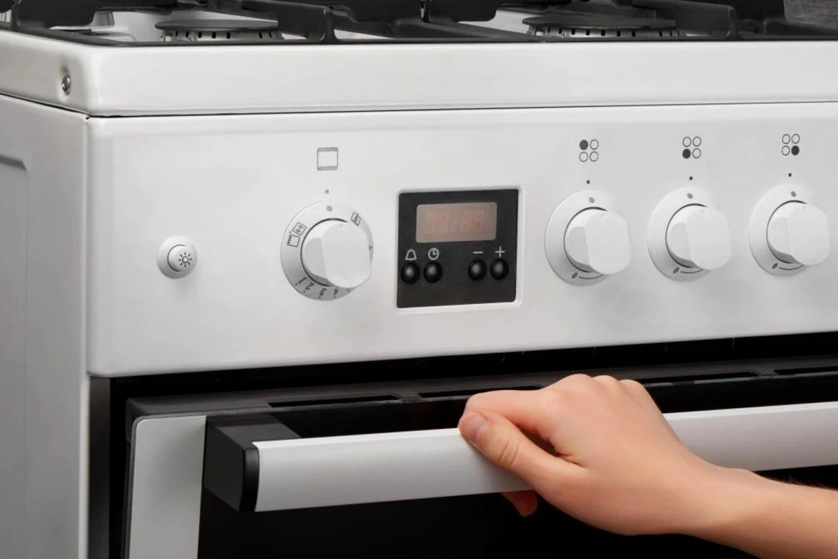 Sobanı köhnə yağ ləkələrindən təmizləməyin sadə üsulu