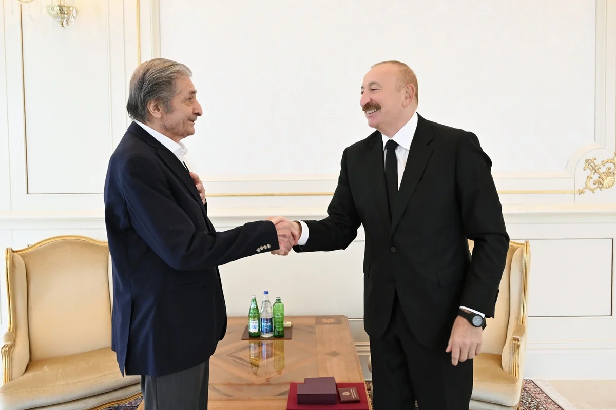 İlham Əliyev Fərhad Xəlilova "İstiqlal" ordenini təqdim edib - FOTOLAR