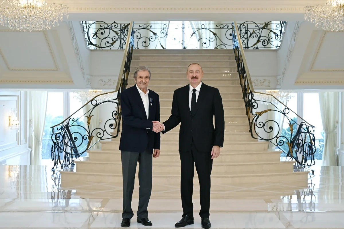 İlham Əliyev Fərhad Xəlilova "İstiqlal" ordenini təqdim edib - FOTOLAR