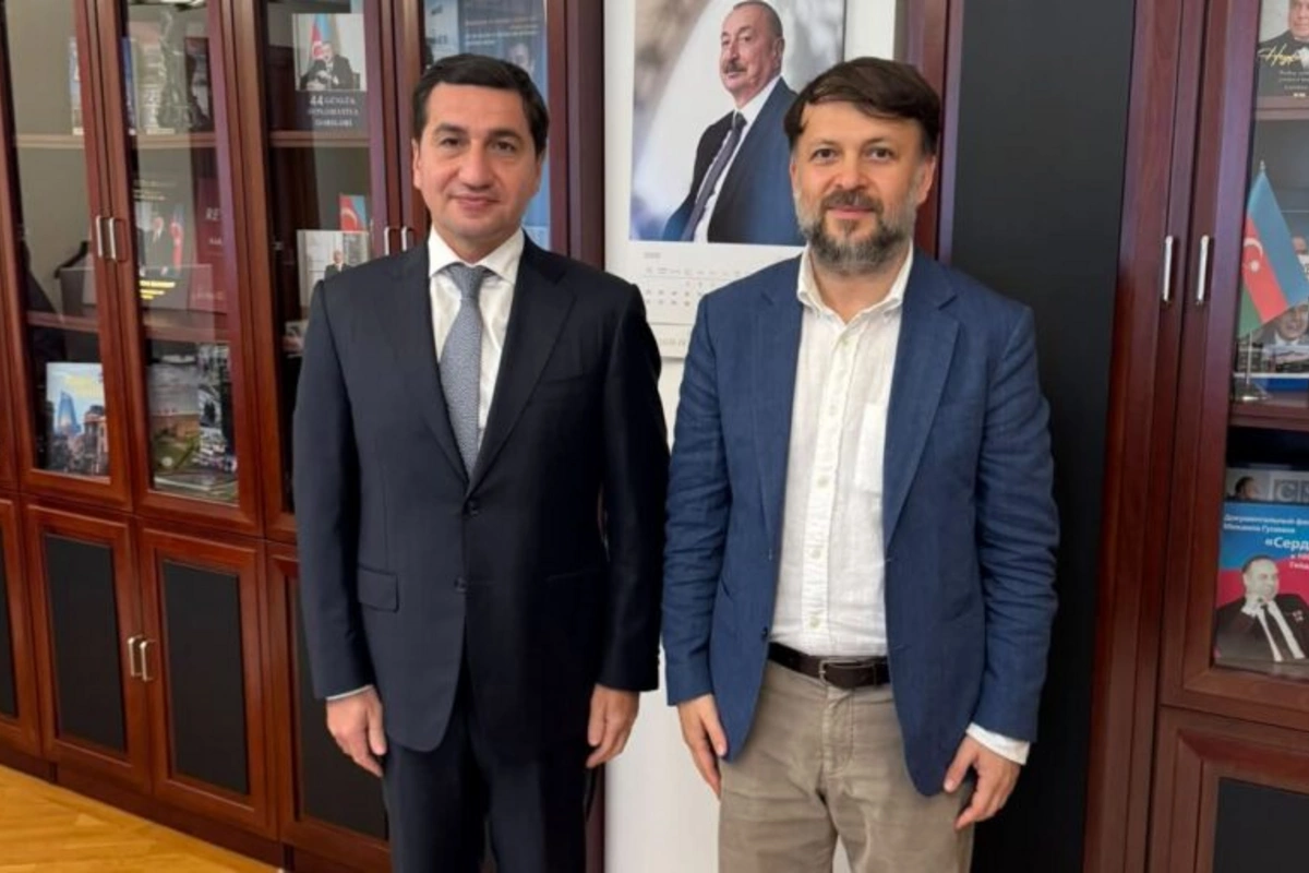 Xaricidə yaşayan azərbaycanlı fəal Prezidentin köməkçisi ilə görüşdü - FOTO