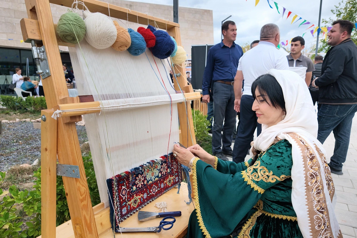 Zəngilanda fotosərgi və təsviri sənət üzrə ustad dərsləri təşkil olunub - FOTOLAR