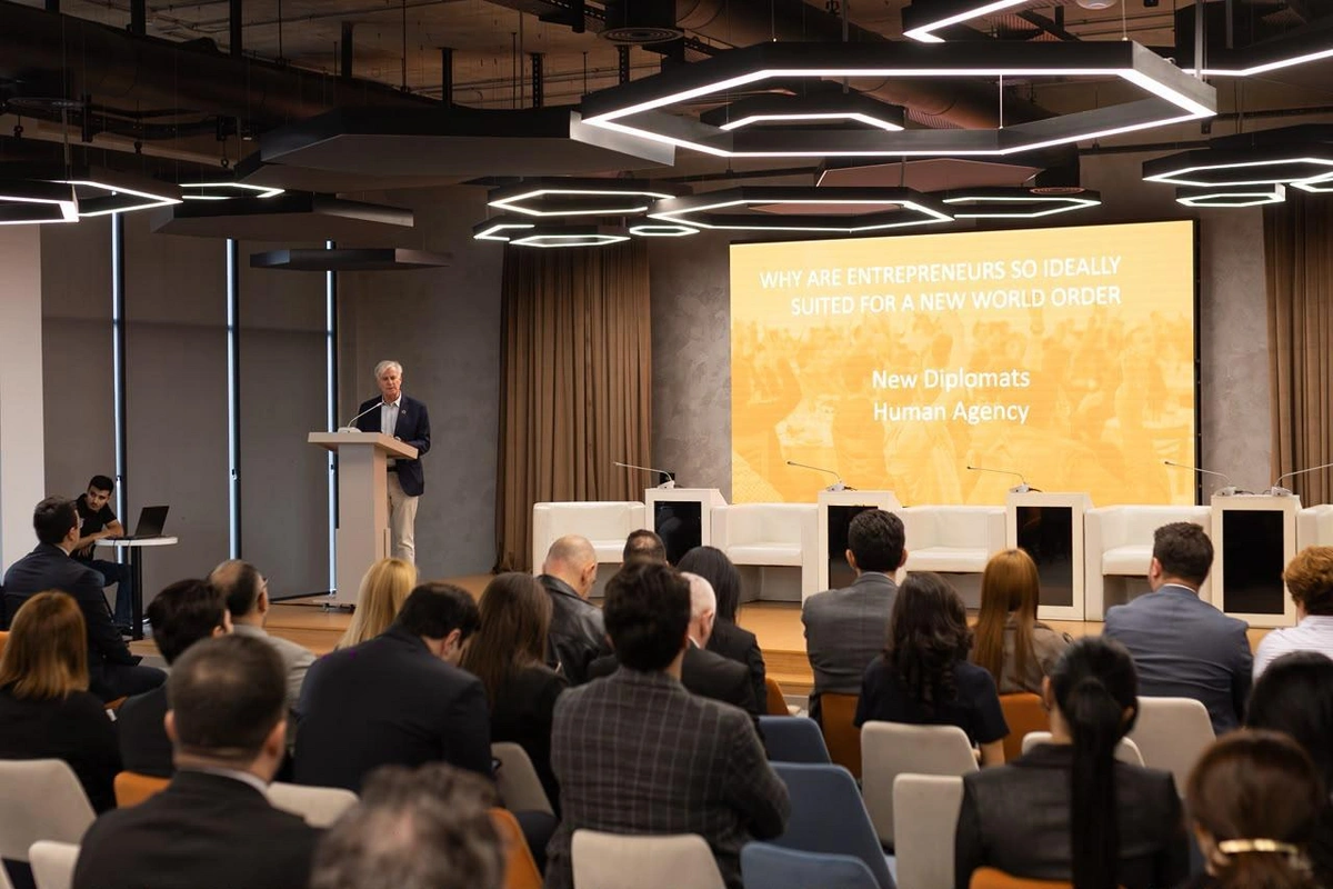 Dialoq Forumu çərçivəsində mədəni və yaradıcı sənayelərə həsr olunan beynəlxalq tədbir keçirilib - FOTOLAR