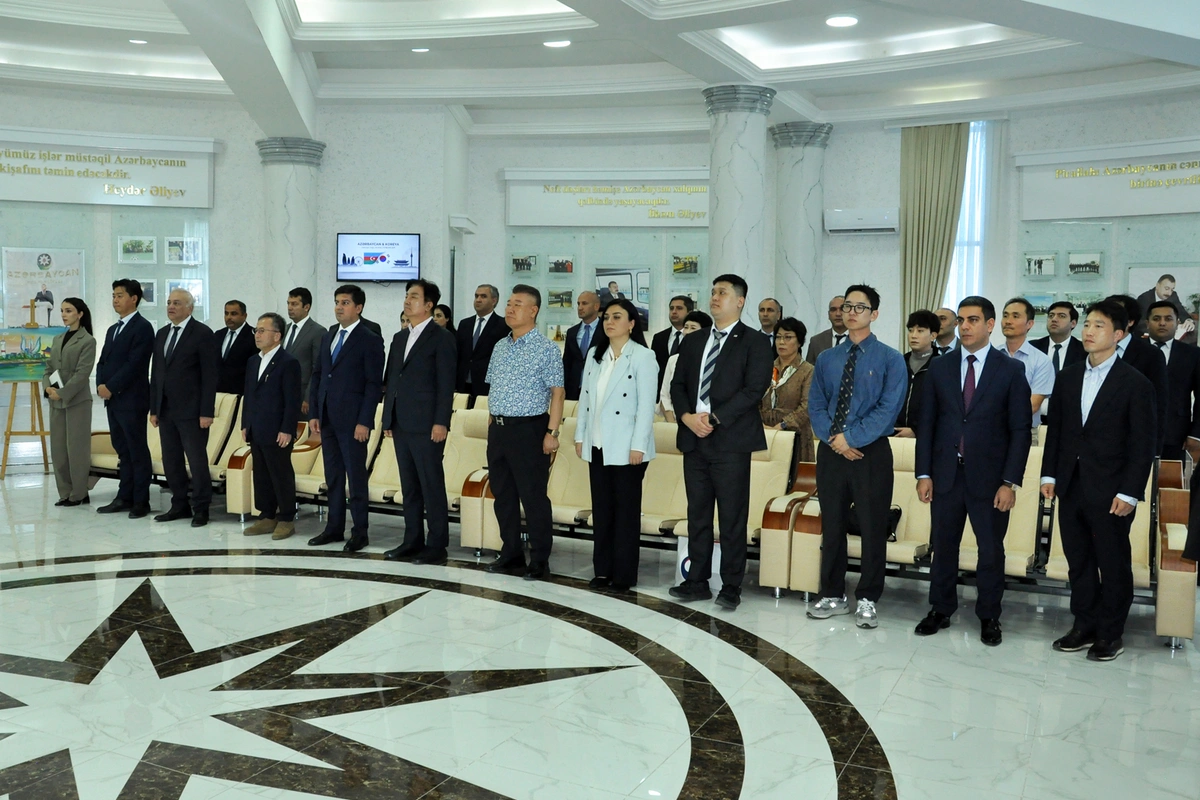 Koreya səfiri Pirallahıda olub, ağacəkmə aksiyası keçirilib — FOTOLAR
