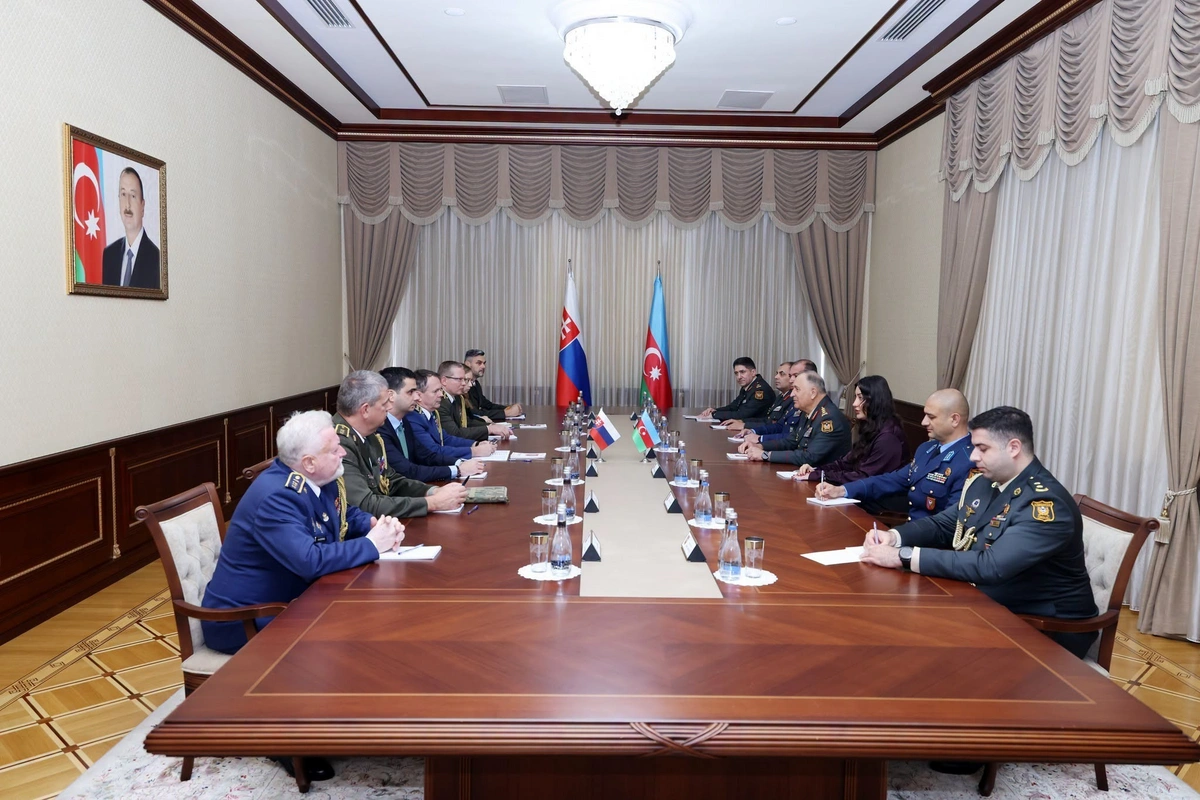 Zakir Həsənov Slovakiyanın Baş Qərargah rəisini qəbul edib