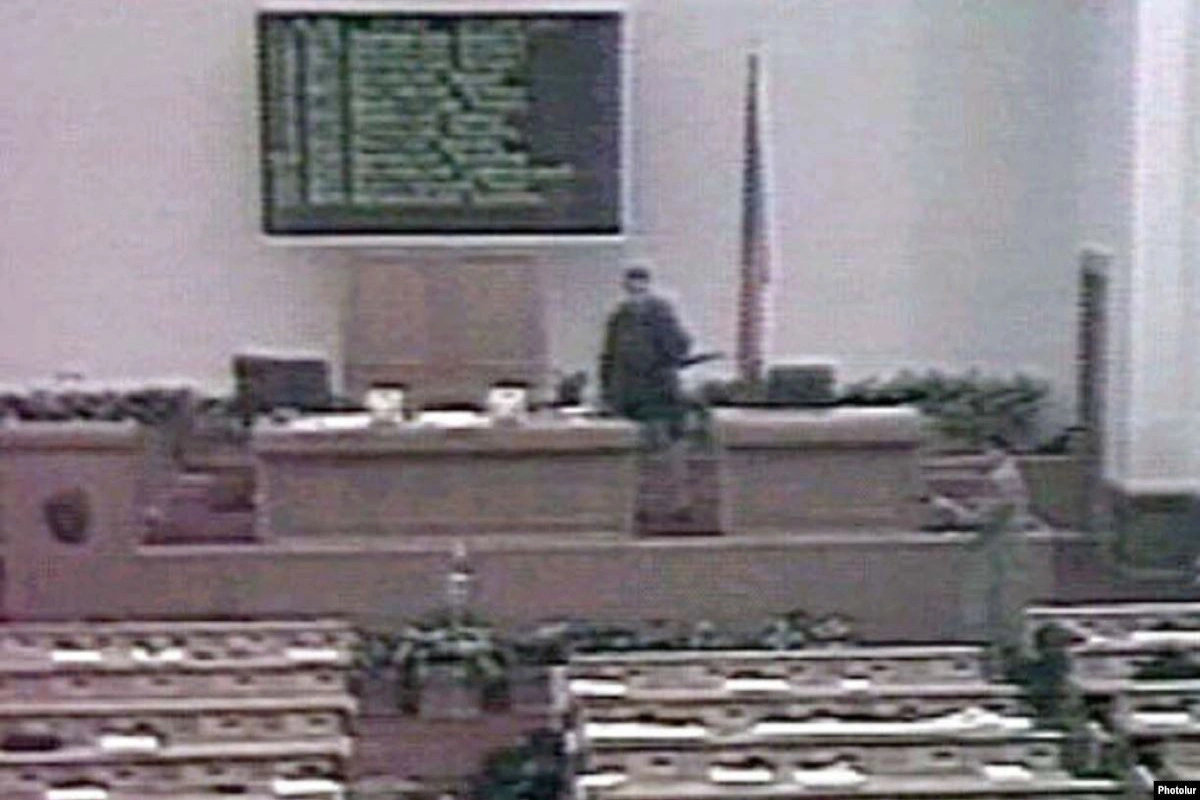 27 oktyabr 1999-cu il: Ermənistandakı qanlı dövlət terrorunun qısa xronikası — VİDEO