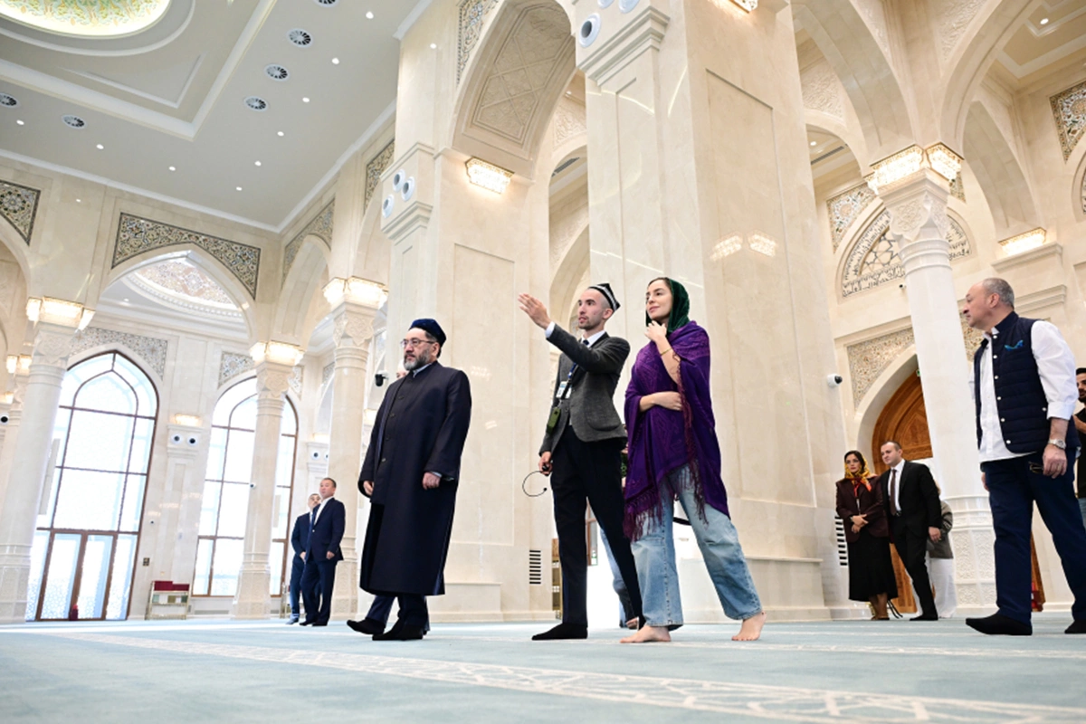 Leyla Əliyeva İmam əl-Buxarinin memorial kompleksində - FOTOLAR