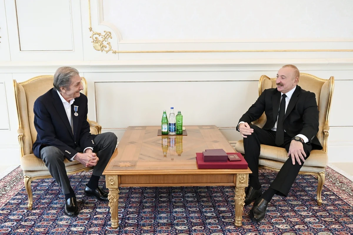 İlham Əliyev Fərhad Xəlilova "İstiqlal" ordenini təqdim edib - FOTOLAR