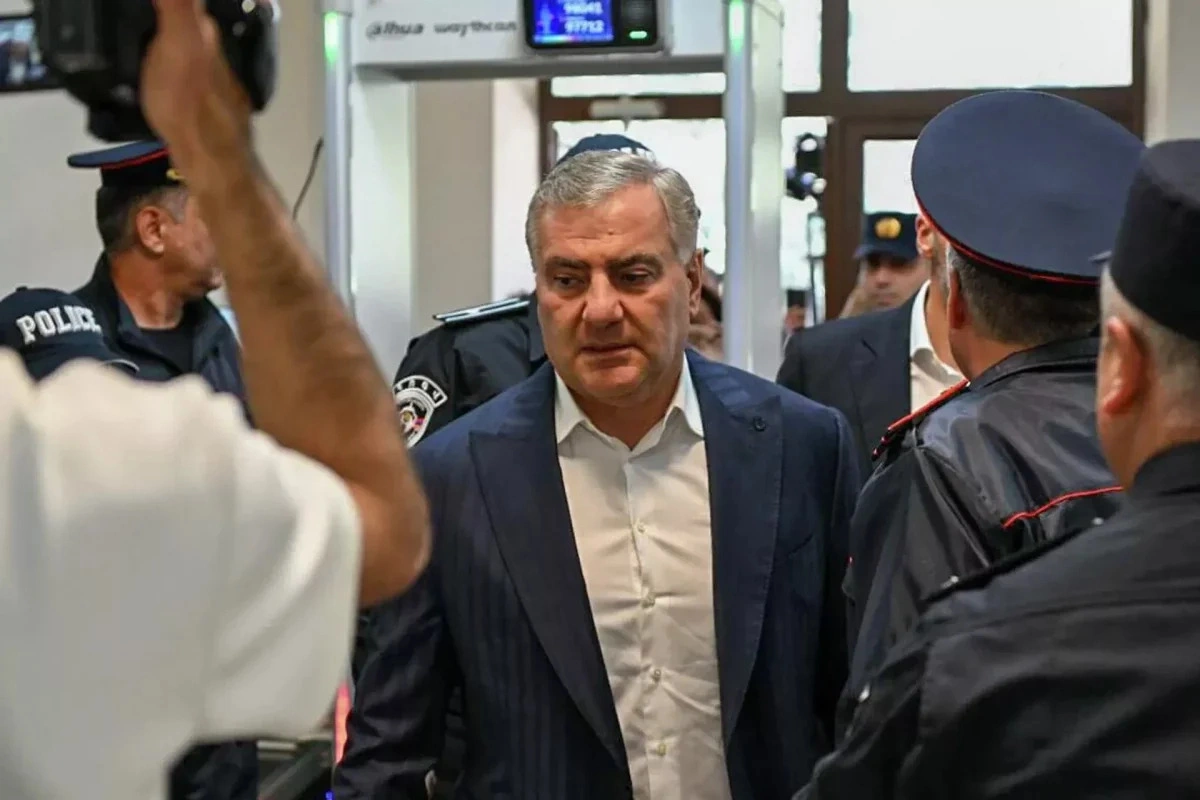 Daha bir şəhərdə Karapetyanın qruplaşmasına qarşı əməliyyat keçirildi: həbs olunanlar var