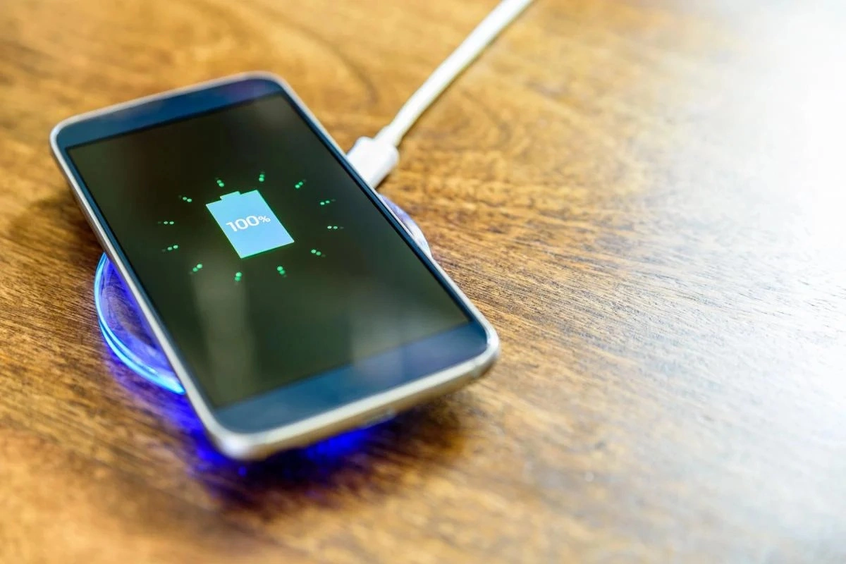 Telefonu hər gün 100 faizə qədər doldurmaq olarmı? - Ekspertlərdən açıqlama