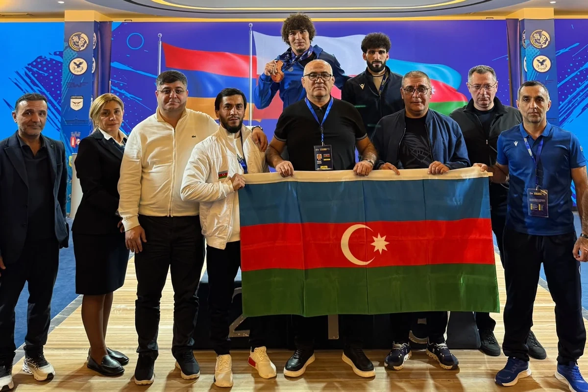 Azərbaycan ağırlıqqaldıranı Qasım İsmayılov Avropa birinciliyində 3 medal qazanıb