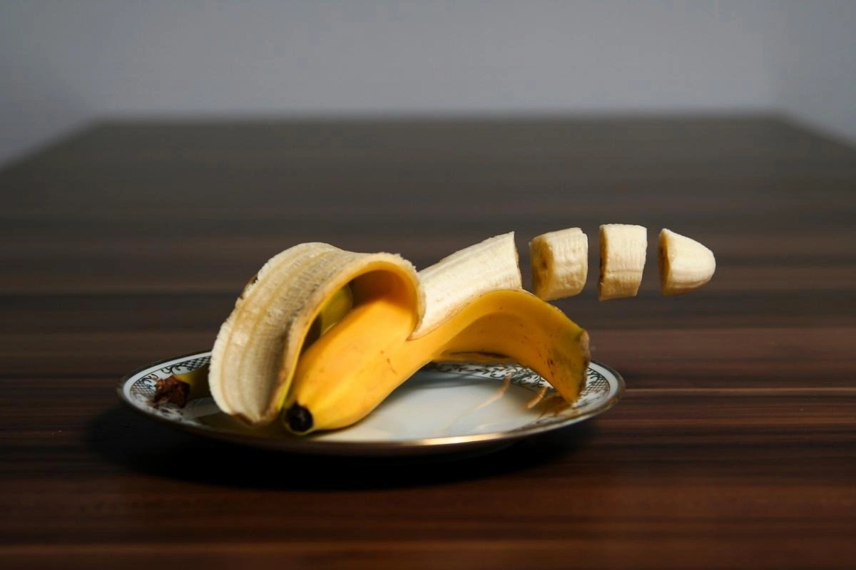 Bananları iki həftəyədək təzə saxlamağın sadə üsulu açıqlandı