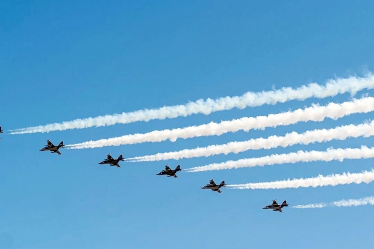 Hərbi təlimdə şərti qəzaya uğrayan pilot xilas edildi — FOTOLAR