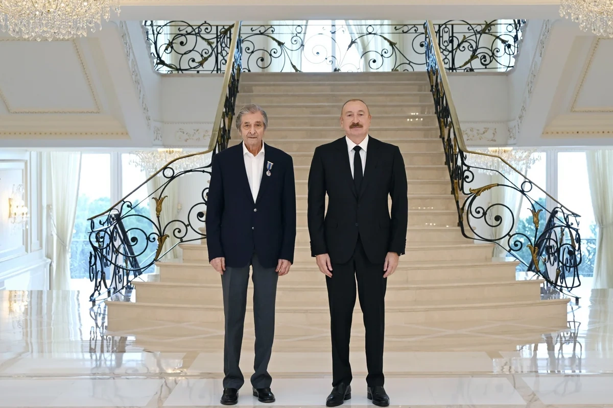 İlham Əliyev Fərhad Xəlilova "İstiqlal" ordenini təqdim edib - FOTOLAR