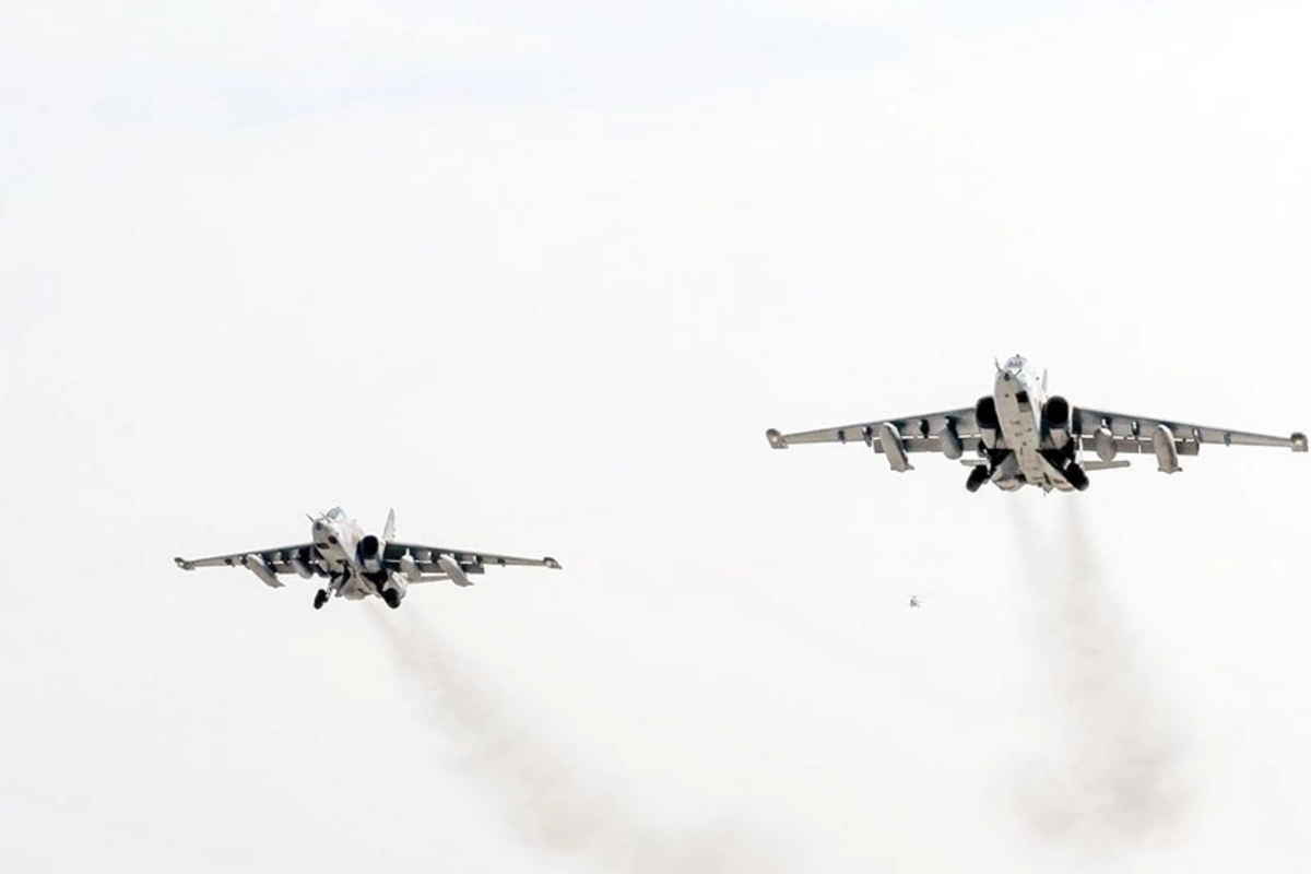 Hərbi təlimdə şərti qəzaya uğrayan pilot xilas edildi — FOTOLAR