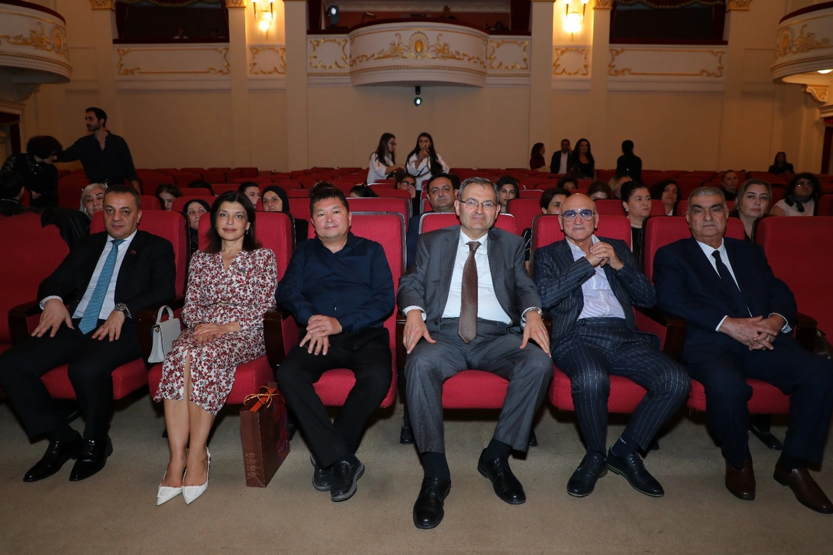 İlyas Əfəndiyevin xatirəsi vəfatının 30-cu ildönümündə Bakı Bələdiyyə Teatrında yad edildi - FOTOLAR