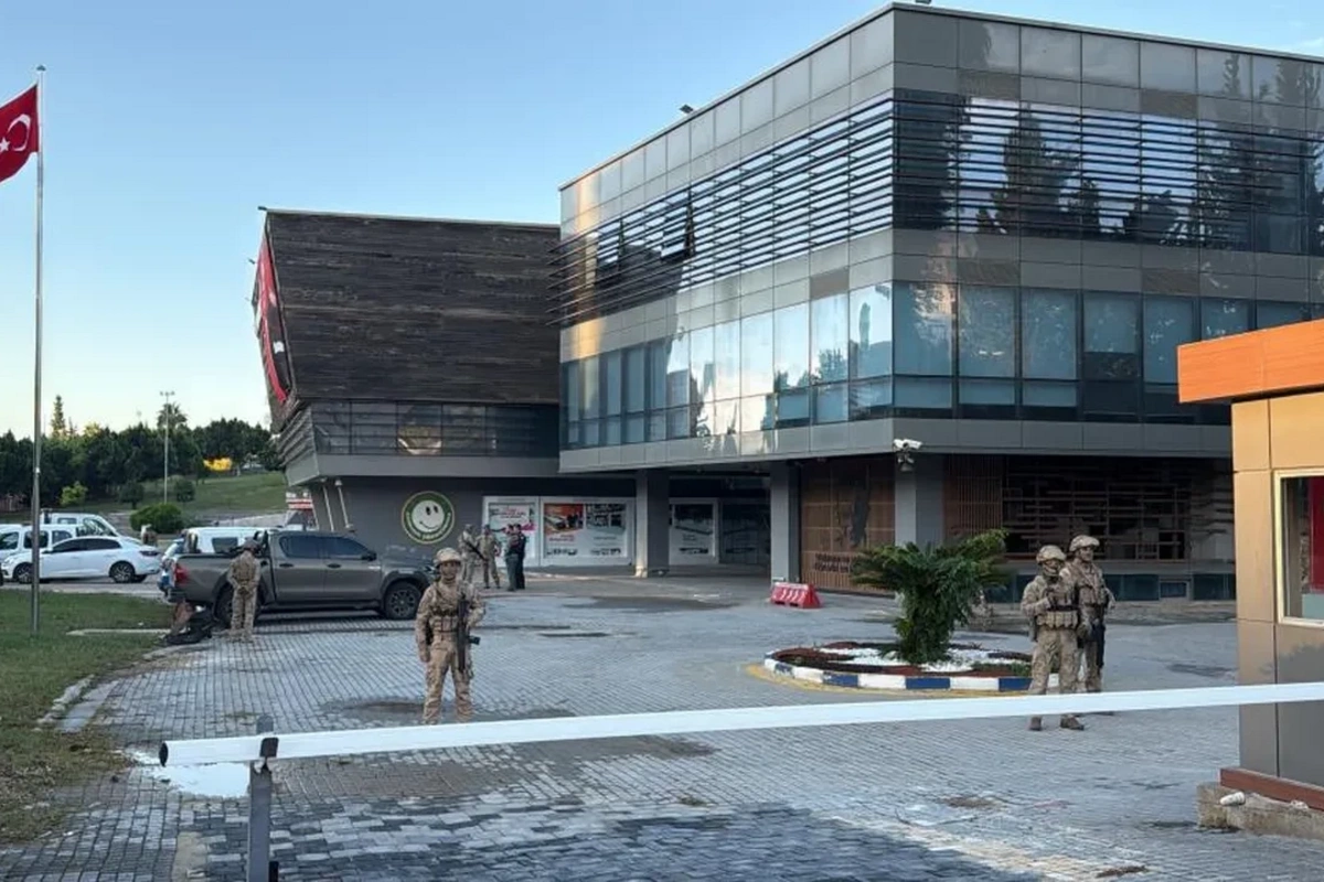 Türkiyədə bələdiyyədə əməliyyat: Çox sayda şəxs saxlanılıb