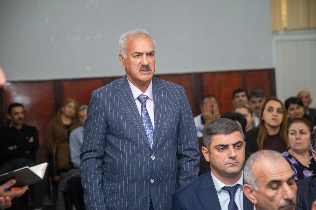 Rüstəm Xəlilov sakinlərin şikayətləri ilə maraqlandı — FOTOLAR
