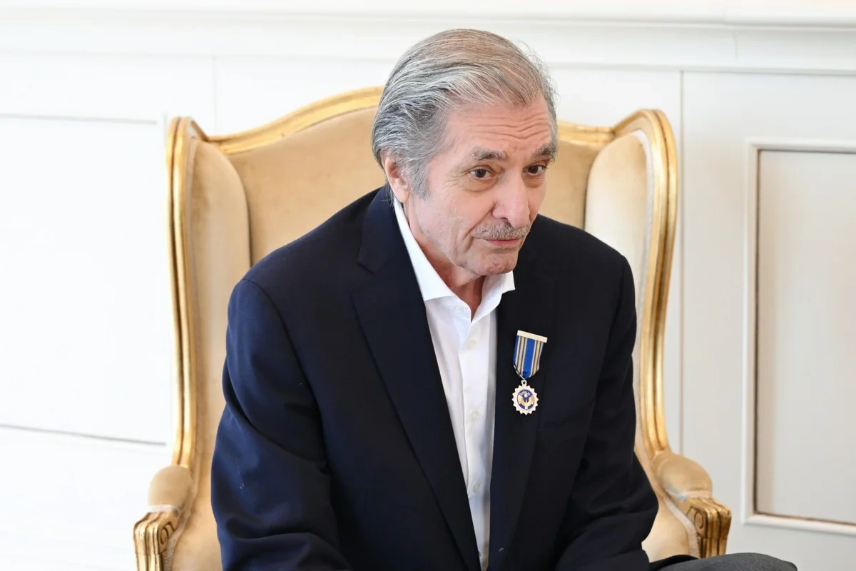 İlham Əliyev Fərhad Xəlilova "İstiqlal" ordenini təqdim edib - FOTOLAR