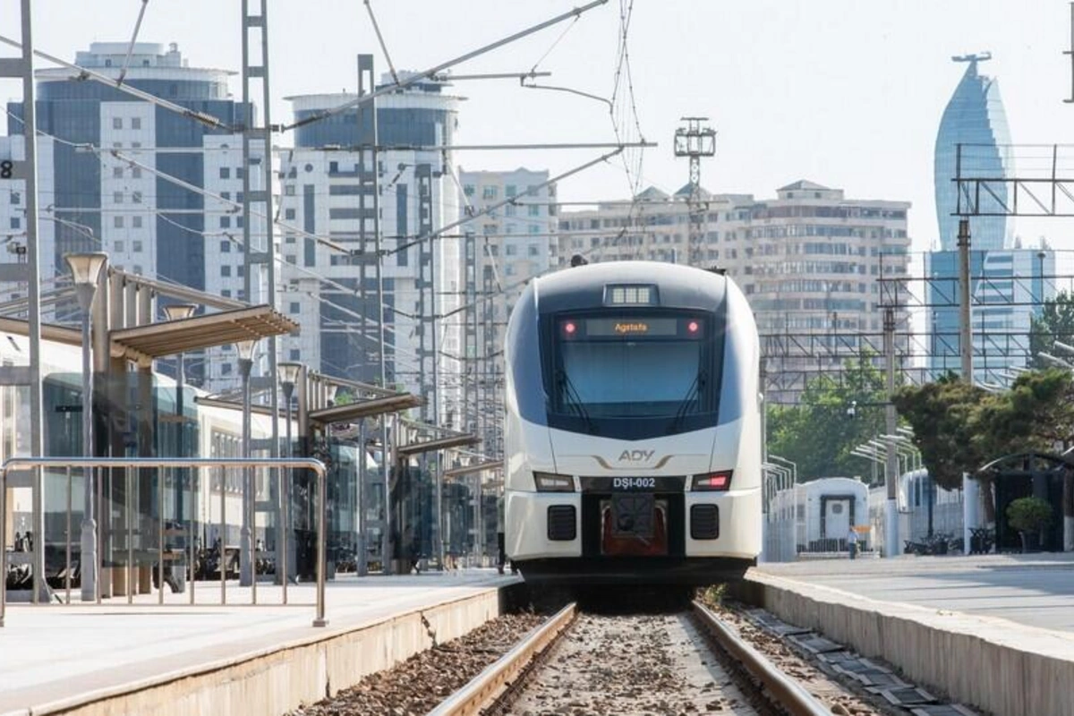 Sərnişinlər qatarlarda ən çox bunları unudurlar - Siyahı