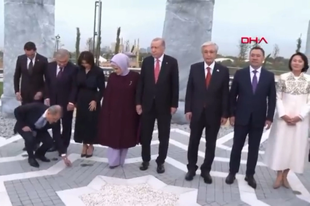Ceyhun Bayramovdan nəzakətli jest - VİDEO
