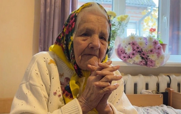 104 yaşlı qadın uzunömürlülüyünün sirrini açıqladı: 10 övladı, 75 nəvə-nəticəsi var