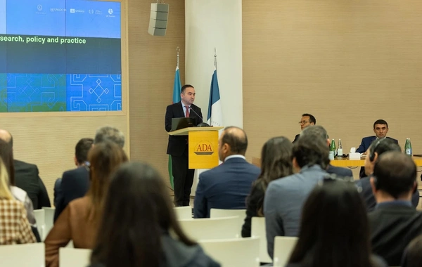 Dinlərarası anlaşma üzrə UNESCO-UNITWIN Şəbəkəsinin Akademik Forumu çərçivəsində panel sessiyaları keçirilib - FOTOLAR