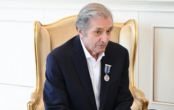İstiqlal ordeninin müəllifi Xalq rəssamı özü imiş