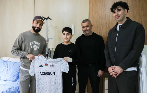 Onkoloji xəstəlikdən müalicə alan balaca pasiyent Qurban Qurbanov üçün Qarabağ mahnısını ifa etdi