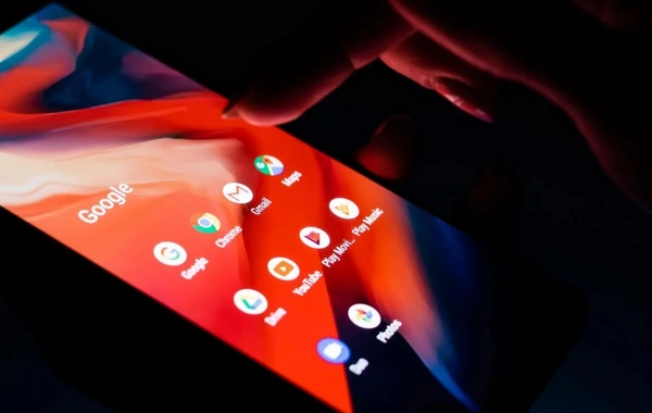 Google nömrənizdən xəbəriniz olmadan istifadə edir: Onu necə deaktiv etmək olar?