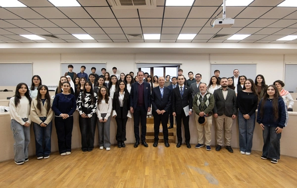Qarabağ Universitetində Mədəniyyətlərarası dialoq və dini müxtəliflik: qlobal təcrübələr və yeni üfüqlər mövzusunda tədbir keçirilib - FOTOLAR