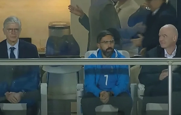 Rövşən Nəcəf, Arsen Venger və İnfantino Sabah - Qarabağ oyununu stadiondan izləyiblər - VİDEO