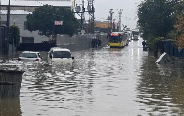 İstanbulda leysandan sonra yaranan seldə ölənlərin sayı 4-ə çatıb