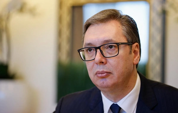 Aleksandar Vuçiç xanımı ilə birlikdə səsvermədə iştirak edib
