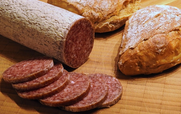 Kolbasalar xərçəngin bu növünü yarada bilər