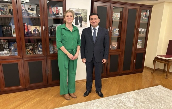 Niderland XİN rəhbərinin Azərbaycana səfəri Hikmət Hacıyevlə müzakirə olunub