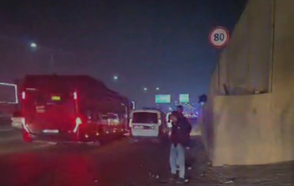 Avtobusları daşlayan yeniyetmələr saxlanıldı — FOTO