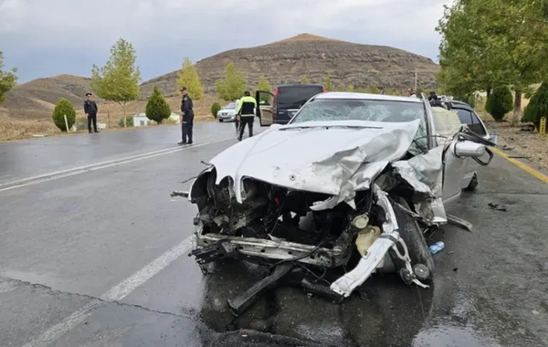 Naxçıvanda iki avtomobil toqquşdu - 6 nəfər xəsarət aldı (FOTO)