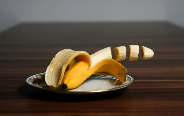 Bananları iki həftəyədək təzə saxlamağın sadə üsulu açıqlandı