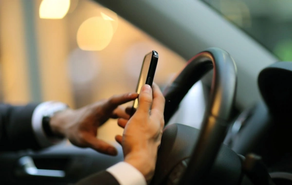 Sükan arxasında telefon istifadəsi avtomatik qeydə alına bilər