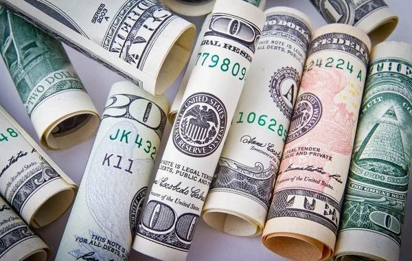 Dollar almaq istəyənlərin nəzərinə!
