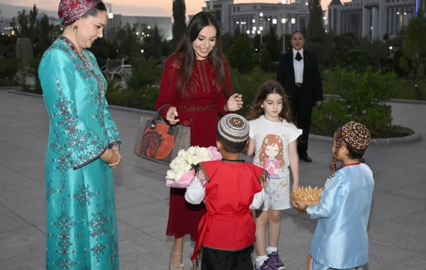 Leyla Əliyeva Arkadağ şəhərində Uşaq Sağlamlığı və Reabilitasiya Mərkəzinin fəaliyyəti ilə tanış olub - FOTOLAR