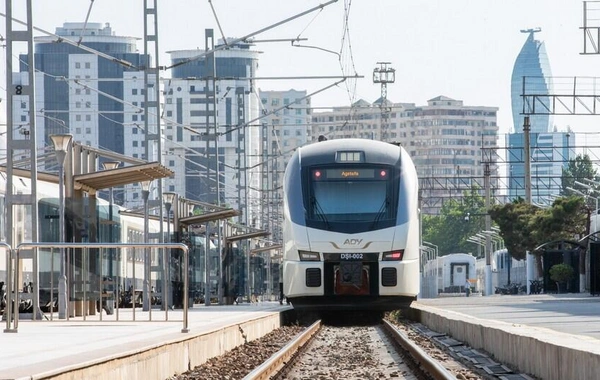 Sərnişinlər qatarlarda ən çox bunları unudurlar - Siyahı