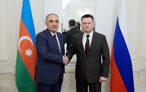 Rusiya Ali Məhkəməsinin sədrinə Azərbaycan Prokurorluğunun 100 illiyi yubiley medalı təqdim edilib